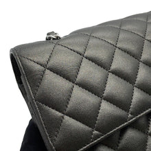 将图像加载到图库查看器中，CHANEL Matelasse Chain Shoulder Bag MetalicSilverA01112 Lambskin Size 25
