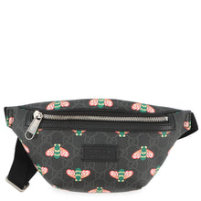 Load image into Gallery viewer, GUCCI GG Supreme Crossbody Bag Bee Black675181 GG Supreme
