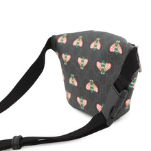 Load image into Gallery viewer, GUCCI GG Supreme Crossbody Bag Bee Black675181 GG Supreme
