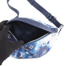 将图像加载到图库查看器中，LOUIS VUITTON Discovery・Bumbag BlueM20587 Monogram・Bandana Size PM

