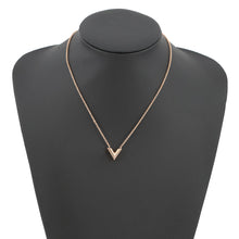 Load image into Gallery viewer, LOUIS VUITTON Collier Essential V Pink GoldM80137 Metal
