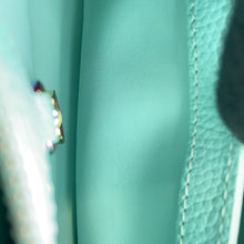 将图像加载到图库查看器中，LOUIS VUITTON Capucines Light BlueM22055 Taurillon Leather Size BB
