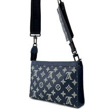 将图像加载到图库查看器中，LOUIS VUITTON Gaston Wearable Wallet Navy/WhiteM83384 Monogram Shadow
