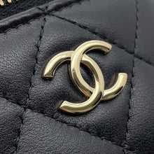 Load image into Gallery viewer, CHANEL Matelasse Small Vanity BlackAP2198 Lambskin Size Small
