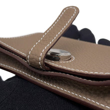 Load image into Gallery viewer, HERMES Dogon Card Case Etoupe Taurillon Clemence
