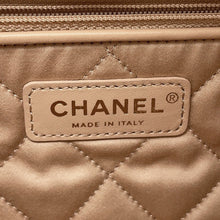 Load image into Gallery viewer, CHANEL CHANEL22 Handbag WhiteAS3260 Shiny Calf Leather Size Small
