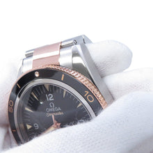 将图像加载到图库查看器中，OMEGA Seamaster300 Master Co-Axial W41mm Stainless Steel K18PG Black Dial233.20.41.21.01.001
