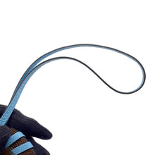 将图像加载到图库查看器中，HERMES Cheval Tresse Bag Charm Terre/Celeste Epsom
