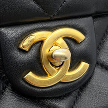 Load image into Gallery viewer, CHANEL Mini Matelasse Pearl Chainshoulder Bag BlackAS2855 Lambskin
