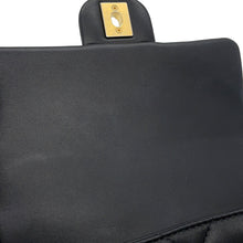 Load image into Gallery viewer, CHANEL Mini Matelasse Pearl Chainshoulder Bag BlackAS2855 Lambskin
