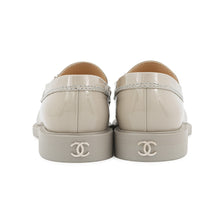 Load image into Gallery viewer, CHANEL Chain logo loafers Light GrayG37430 Patent Leather Size 37
