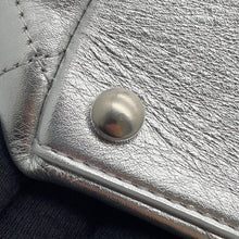将图像加载到图库查看器中，CHANEL CC Logo Club Monaco Chain Tote Bag Silver Shiny Calf Leather
