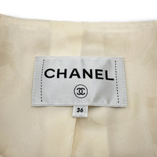 Load image into Gallery viewer, CHANEL COCO Button Jacquard Jacket Size 36 WhiteP71059 Wool 64% Silk19% Nylon17%
