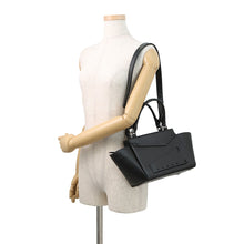 将图像加载到图库查看器中，Maison Margiela Maison Margiela Snatched 2-way Tote BlackSB3WD008 Leather
