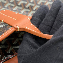 Load image into Gallery viewer, GOYARD Artois Tan/BlackARTOISGMLTY01CL03P Leather PVC Size GM
