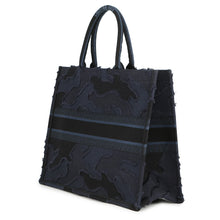 将图像加载到图库查看器中，Dior Camouflage Book Tote Navy/Black Canvas Size Large
