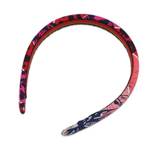 Load image into Gallery viewer, HERMES Katyusha Pink Silk100%
