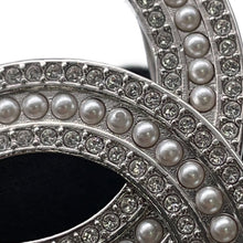 将图像加载到图库查看器中，CHANEL CC Logo BroochABD463 Metal Rhinestone Faux Pearl
