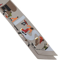Load image into Gallery viewer, HERMES Twilly figures libres Etoupe/Blanc/Khaki Silk100%
