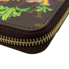 将图像加载到图库查看器中，LOUIS VUITTON Zippy Wallet PinkM80857 Monogram/Vivienne Holiday Collection
