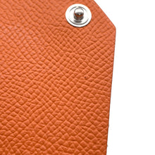 将图像加载到图库查看器中，HERMES Tarmac Passport Case Orange Epsom Size PM
