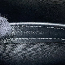 Load image into Gallery viewer, CELINE Triomphe Horizontal Messenger Bag Black/Brown197202DND.38OS PVCLeather Size Medium
