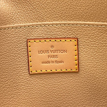 将图像加载到图库查看器中，LOUIS VUITTON Pochette Cosmetic BeigeM46579 Monogram Size MM
