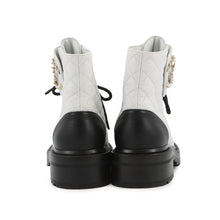 Load image into Gallery viewer, CHANEL CC Logo High-Top Sneakers White/BlackG36424 Leather Size 36H

