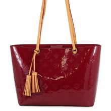Load image into Gallery viewer, LOUIS VUITTON Long Beach MagentaM90480 Monogram Vernis Leather Size PM
