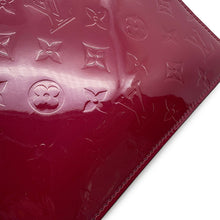 Load image into Gallery viewer, LOUIS VUITTON Long Beach MagentaM90480 Monogram Vernis Leather Size PM

