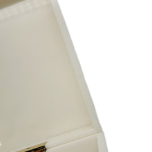 Load image into Gallery viewer, GUCCI Cat Shoulder Bag White500259 Plastic
