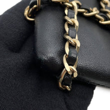 将图像加载到图库查看器中，CHANEL Chocolate Bar Chain Shoulder Bag Phone Case BlackAP1161 Lambskin
