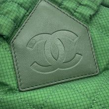 将图像加载到图库查看器中，CHANEL CC Logo Backpack Green Nylon
