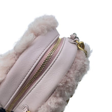将图像加载到图库查看器中，CHANEL CHANEL19 Round ChainShoulder Bag PinkAP0945 Fur Lambskin
