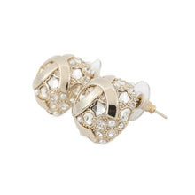 将图像加载到图库查看器中，CHANEL CC Logo Round Earrings GoldABF219 B19947 NAFRM Gold Plated Rhinestone Faux Pearl
