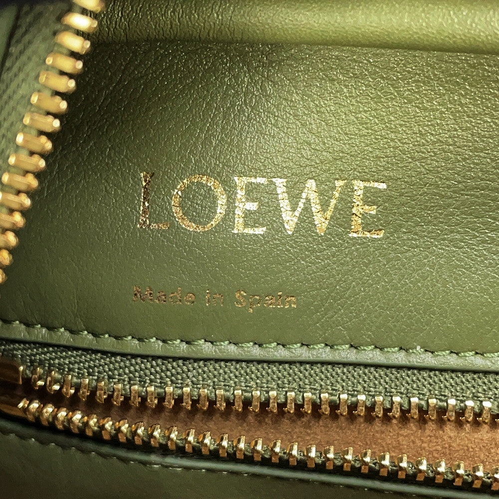 LOEWE Amazonas avocadoA039N10X03 Calf Leather Size 19– GALLERY