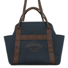 将图像加载到图库查看器中，HERMES Sac de Pansage Navy/Feu Toile Chevrons Canvas
