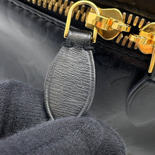 将图像加载到图库查看器中，LOUIS VUITTON Vanity NoirM57118 Monogram Ink Size PM
