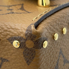 将图像加载到图库查看器中，LOUIS VUITTON Camera box NoirM82465 Monogram Monogram Reverse Canvas
