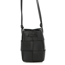 将图像加载到图库查看器中，Bottega Veneta INTRECCIATO Cassette Bucket Bag Black680217VCQC48425 Lambskin Size Mini
