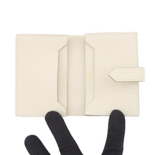 将图像加载到图库查看器中，HERMES Bear Card Case Craie Epsom
