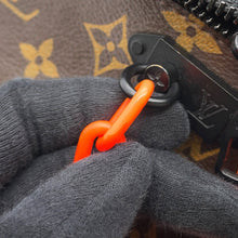 Load image into Gallery viewer, LOUIS VUITTON Pochette Volga NoirM44482 Monogram / Solar Powered Ray
