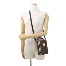Load image into Gallery viewer, LOUIS VUITTON Camera box BeigeM13882 Monogram
