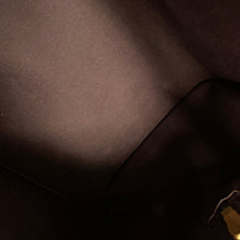 Load image into Gallery viewer, LOUIS VUITTON Montana AmaranteM90057 Monogram Vernis Leather
