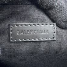 将图像加载到图库查看器中，BALENCIAGA Navy Clip Clutch Back Natural/Black373834 9260 Leather Canvas
