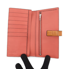 将图像加载到图库查看器中，LOEWE Vertical wallet Light Oats / HoneyC660S40X01 Soft Grained Calf Leather
