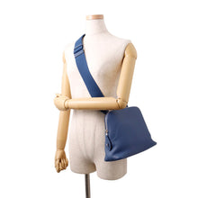 将图像加载到图库查看器中，HERMES Bolide Messenger Blue Tie Togo Leather
