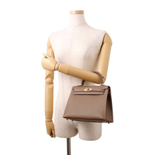Load image into Gallery viewer, HERMES Kelly Sellier sewing Etoupe Epsom Size 25
