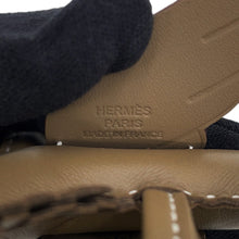 将图像加载到图库查看器中，HERMES Rodeo Pegasus Etoupe Lambskin Size PM
