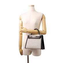 Load image into Gallery viewer, HERMES Kelly Sellier Ecru/Black Toile H Swift Leather Size 25
